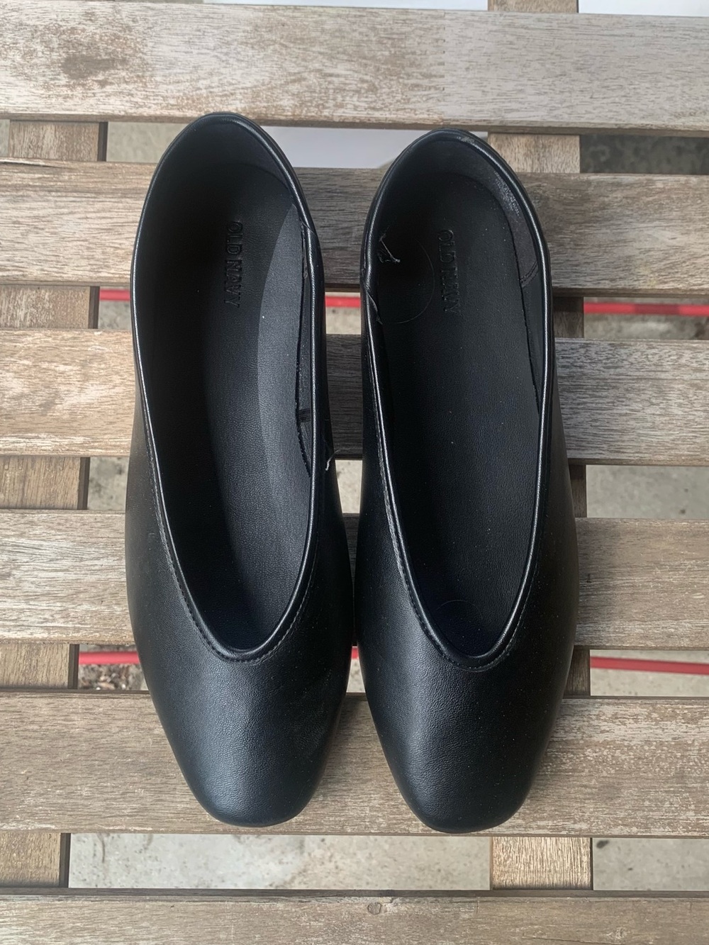 Old Navy Black Faux Leather Flat Pumps Size 10
